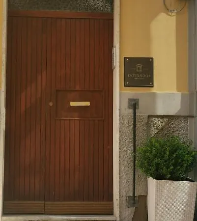 Interno 45 3*